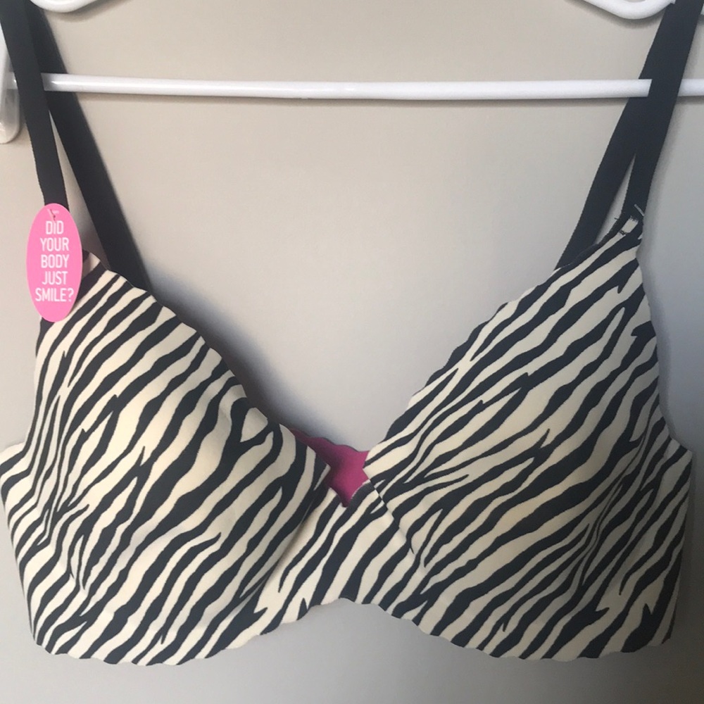 Did your body just smile😂 Zebra Inspired Bra NWT